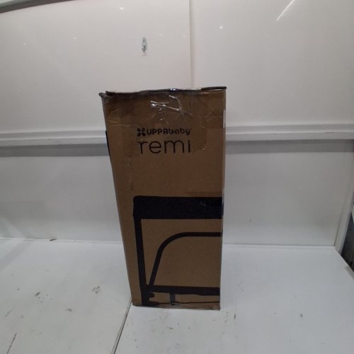 UPPABABY REMI PLAYPEN WITH STORAGE BAG - 40" X 26" - STELLA (MODEL: 1601-REM-CA-STL) image 4