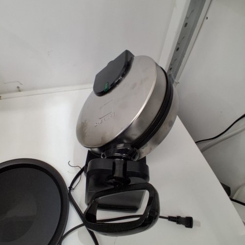CHEFMAN ROTATING BELGIAN WAFFLE MAKER - STAINLESS STEEL (MODEL: RJ04-V3) image 5