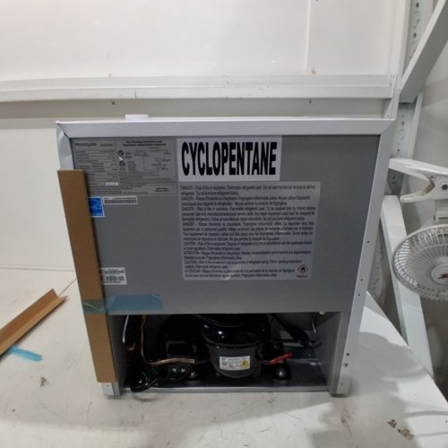 FRIGIDAIRE COMPACT REFRIGERATOR - 1.6 CU. FT; 19.01" X 18.7" X 19.6"; 115V - WHITE (MODEL: EFR176-WHITE-6COM) image 8