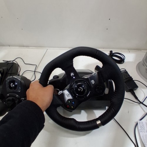 LOGITECH G920 DRIVING FORCE RACE WHEEL, FORCE FEEDBACK STEERING WHEEL WITH PEDALS AND SHIFTER FOR XBOX X|S, XBOX ONE, PC, - BLACK - (MODEL:941-000121) image 4