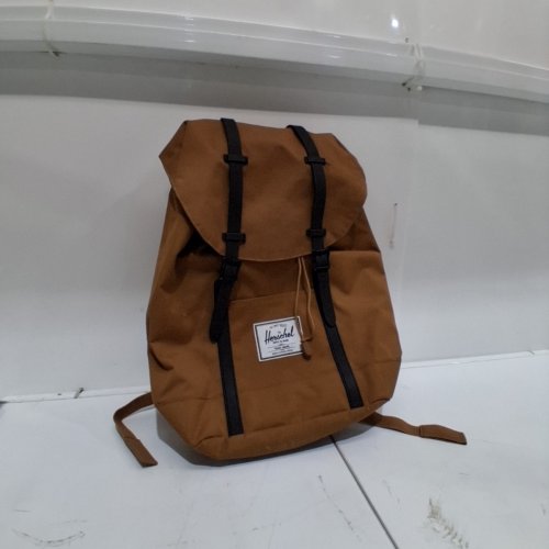 HERSCHEL SUPPLY CO. RETREAT BACKPACK WITH DRAWSTRING AND MAGNETIC CLOSURES - 15" - TAN image 2