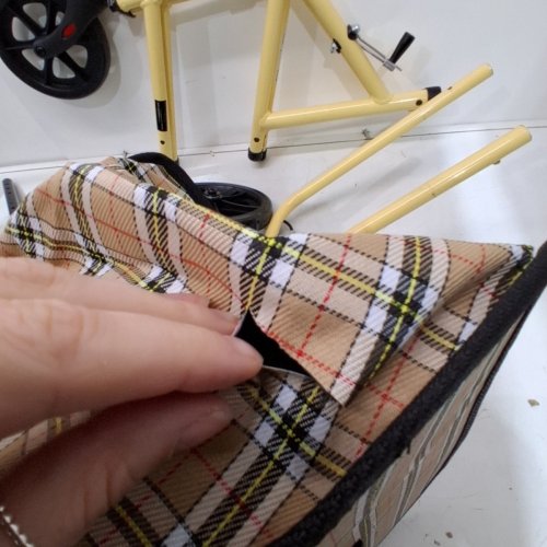 DRIVE WINNIE LITE SUPREME 3 WHEEL ALUMINUM ROLLATOR - 300LBS CAP - QUICK FOLD DESIGN - 26" X 22.75" X 38" - YELLOW (MODEL: ‎RTL199) image 5
