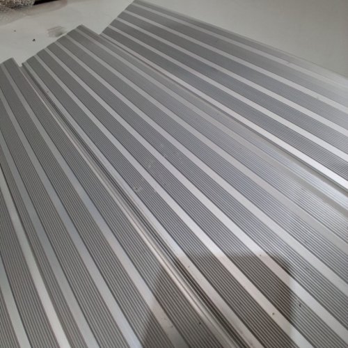 GARVEE ALUMINUM THRESHOLD RAMP NON-SLIP ENTRY RAMP - 3" RISE - 700LB CAP - SILVER (MODEL: PHO_3467H777) image 3