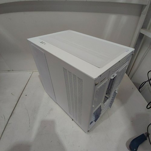 MUSETEX Y6 PRE-INSTALLED 7 INFINITY MIRROR PWM ARGB FANS 270° FULL VIEW TEMPERED GLASS ATX MID TOWER COMPUTER CASE - WHITE (MODEL: Y6-T7-W) image 5