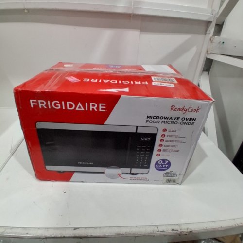 FRIGIDAIRE MICROWAVE OVEN - 0.7 CU. FT.; 700W - BLACK / STAINLESS STEEL (MODEL: EMW741_AMZ) image 5