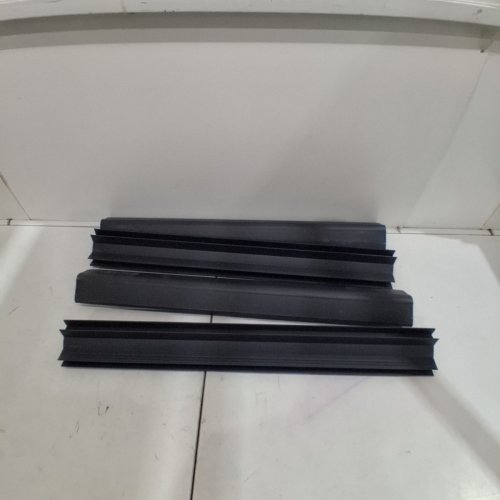 4PK DOOR BOTTOM SEAL WITH VINYL FINS - 31" - BLACK image 3