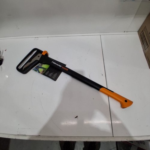 FISKARS WOODXPERT SAPPIE LOG PICK (XA22) image 2