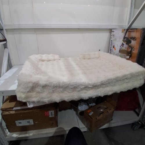 COZY KISS PLUSH PET BED - 44" X 32" X 7" - WHITE image 3
