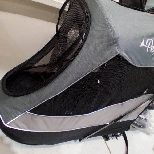 PETIQUE BREEZE JOGGER VENTILATED PET STROLLER - FOR MEDIUM PETS - 25" X 37" X 39.5" - GREY / BLACK image 4