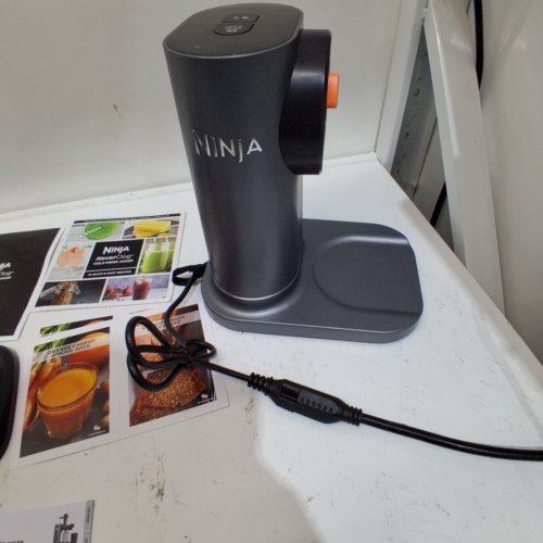NINJA NEVERCLOG POWERFUL COMPACT SLOW JUICER WITH TOTAL PULP CONTROL - 24OZ - GREY/BLACK (JC151C) image 2