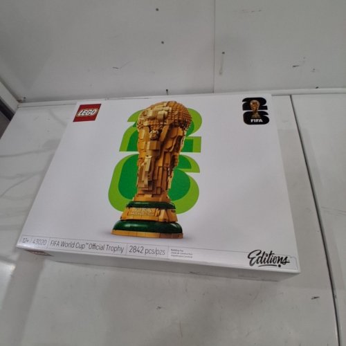 2842PC LEGO FIFA WORLD CUP OFFICIAL TROPHY (MODEL: 43020) image 5