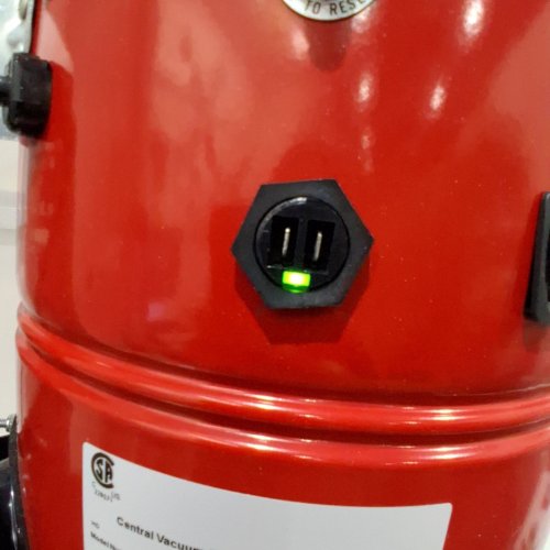 DRAINVAC NUTONE CENTRAL VACUUM POWER UNIT WITH 6 GALLON CAPACITY - 550AW, 120V - RED AND BLACK (MODEL: AP5501) image 2