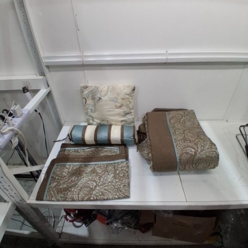 5PC MADISON PARK LIGHTWEIGHT BEDSPREAD W TWO DECORATIVE PILLOWS BROWN, KING (MODEL: MP13-4339) image 2