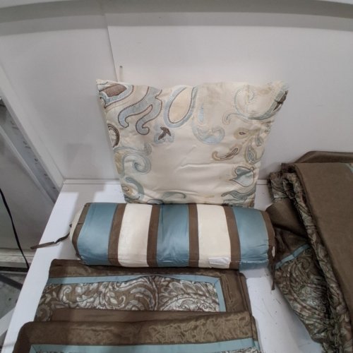 5PC MADISON PARK LIGHTWEIGHT BEDSPREAD W TWO DECORATIVE PILLOWS BROWN, KING (MODEL: MP13-4339) image 3