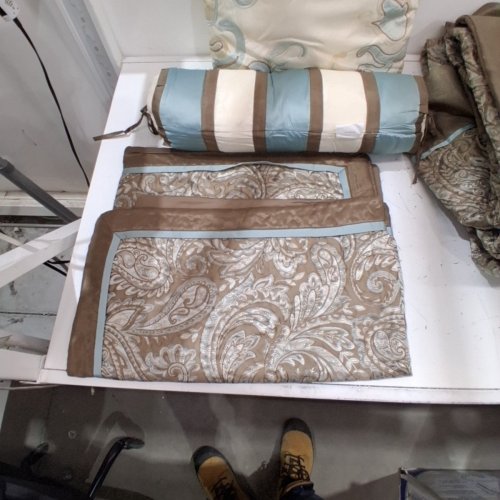 5PC MADISON PARK LIGHTWEIGHT BEDSPREAD W TWO DECORATIVE PILLOWS BROWN, KING (MODEL: MP13-4339) image 4