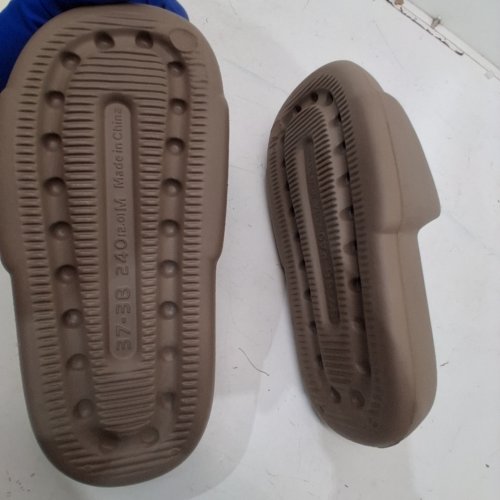 MELLOW SLIDE SANDALS - SIZE 6-7 - TAUPE image 4