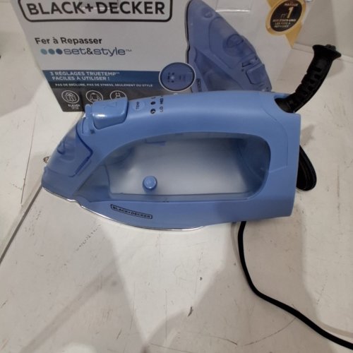 BLACK+DECKER EASY TO USE STEAM IRON - BLUE (MODEL:IR2024-0ADC) image 3