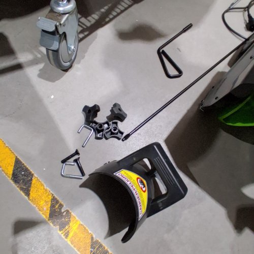 GREENWORKS 13 AMP 20" CORDED SNOW THROWER - GREEN/BLACK (MODEL: 2600502) image 8