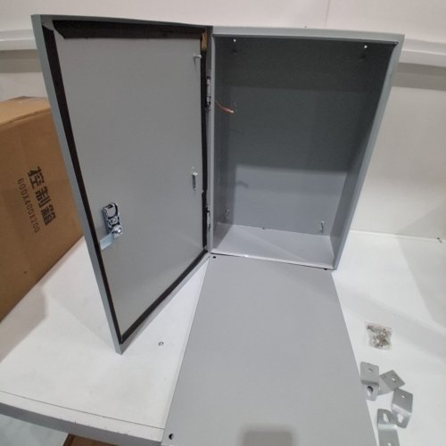 METAL JUNCTION BOX WITH LOCK AND KEY - 600mm X 400mm X 200mm - GREY image 2