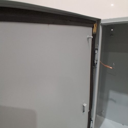 METAL JUNCTION BOX WITH LOCK AND KEY - 600mm X 400mm X 200mm - GREY image 6