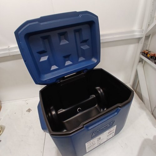 COLEMAN CHILLER COOLER WITH WHEELS - 60QT/57L - DARK BLUE/BLACK (MODEL: 2231508) image 3