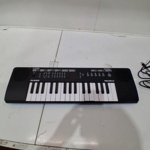 ALESIS MELODY32 DIGITAL ELECTRIC KEYBOARD PIANO/MIDI CONTROLLER - BATTERY OR USB-POWERED - BLACK (MODEL: MELODY 32) image 3