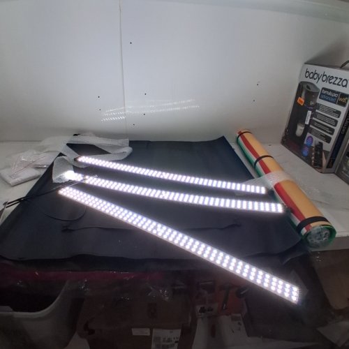 HELLOVETEE PORTABLE PHOTO LIGHT BOX WITH 3 LED STRIPS AND BACKDROPS - 32" X 32" - BLACK image 2