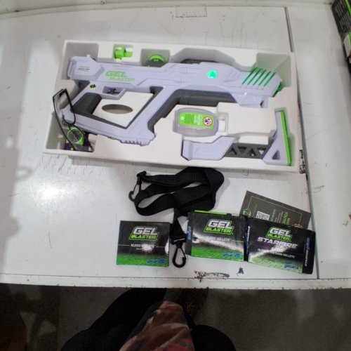 GEL BLASTER THE ORIGINAL SUPERSIZED SURGE XL WITH MULTIPLE FIRE MODES - WHITE/GREEN (MODEL: GBX001-SFWM) image 3