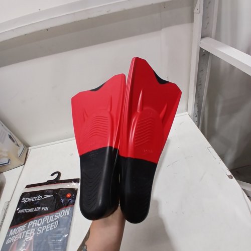 MEN'S SPEEDO SWITCHBLADE FIN SWIMMING FLIPPERS - MEDIUM (7-8) - RED/BLACK image 3