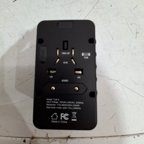 VINTAR UNIVERSAL TRAVEL ADAPTER WITH VOLTAGE CONVERTER - 100-250VAC INPUT; 110 V-880W / 250 V-2000W MAX; 220 V-110 V 2000W STEP-DOWN; USB TOTAL 3.4A MAX - BLACK (MODEL: TUS-4) image 5