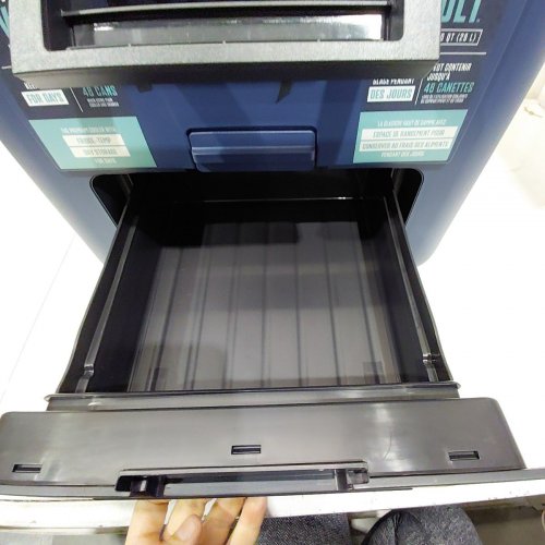 NINJA HEAVY-DUTY FROSTVAULT HARD COOLER WITH DRY ZONE - 30QT - BLUE/BLACK (MODEL: FB131CBL) image 3