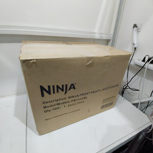 NINJA HEAVY-DUTY FROSTVAULT HARD COOLER WITH DRY ZONE - 30QT - BLUE/BLACK (MODEL: FB131CBL) image 6