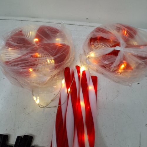 4PK TOVOTUM SOLAR POWERED CHRISTMAS PATHWAY LIGHTS - 21" - RED/WHITE image 2