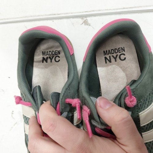 GIRLS MADDEN NYC LACE-UP SNEAKERS - SIZE 2 - GREEN/PINK/CREAM (STYLE: 62MNYCVERVEM26) image 5