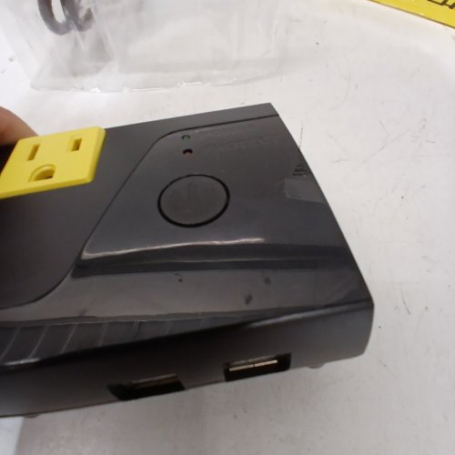 SCOSCHE INVERT 200W PORTABLE POWER INVERTER W/ 3 AC OUTLETS AND 4 USB PORTS - (MODEL:PI200PS) image 3