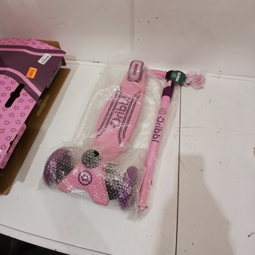 DRIBBL 3-WHEEL KIDS SCOOTER WITH LIGHT UP WHEELS AND ADJUSTABLE HEIGHT HANDLEBAR - 165LBS CAP - PINK/MUTLICOLOURED (MODEL: DBKS04) image 2