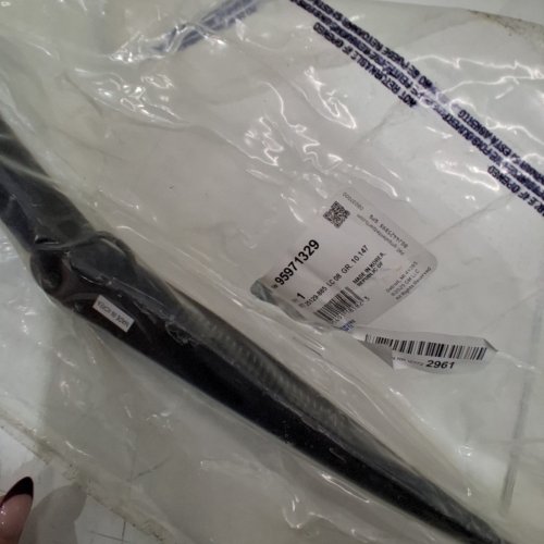 GM GENUINE PARTS 95971329 PASSENGER SIDE WINDSHIELD WIPER ARM (FITMENT IN NOTES) image 3