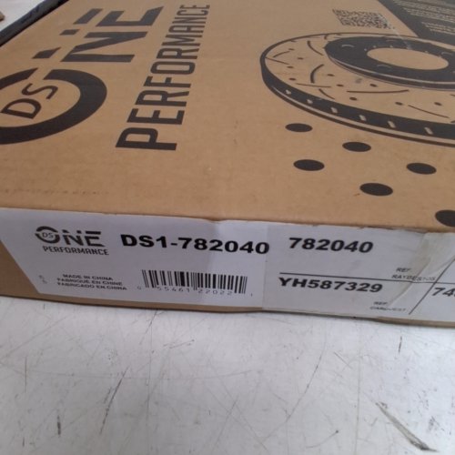 DS ONE PERFORMANCE CERAMIC BRAKE ROTORS AND BRAKE PADS (MODEL: DS1-782040; CMX-D1901) image 2