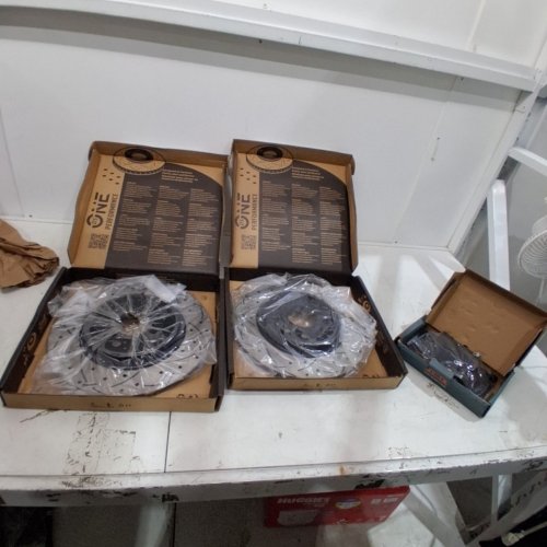 DS ONE PERFORMANCE CERAMIC BRAKE ROTORS AND BRAKE PADS (MODEL: DS1-782040; CMX-D1901) image 4