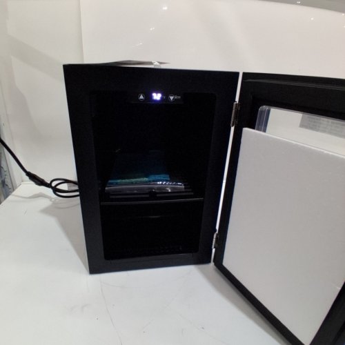 EUHOMY BEVERAGE REFRIGERATOR COOLER WITH 40°F-61°F DIGITAL TEMPERATURE CONTROL - 18L (HOLDS 25 CANS) - BLACK (MODEL: FWC008-11BL-CAEH /‎ WC-6B) image 7