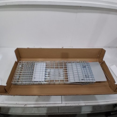 VEVOR HUMANE FOLDING METAL LIVE ANIMAL TRAP - 31" X 10" X 12" - SILVER (MODEL: LB-28A) image 2