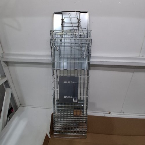 VEVOR HUMANE FOLDING METAL LIVE ANIMAL TRAP - 31" X 10" X 12" - SILVER (MODEL: LB-28A) image 3
