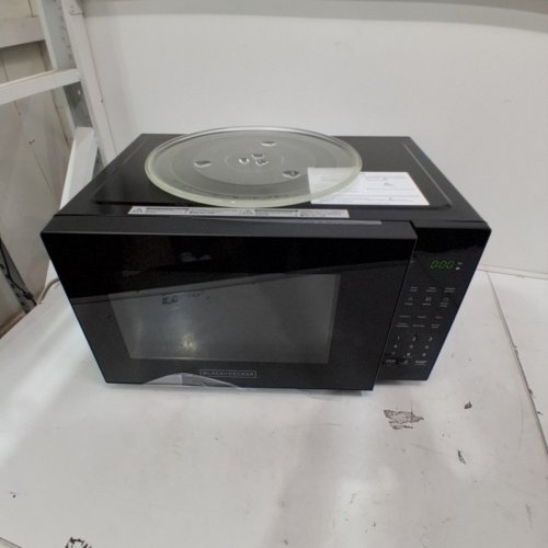BLACK+DECKER COUNTERTOP MICROWAVE OVEN - 1.1 CU. FT/900W - BLACK (MODEL: EM9P04P11/CA) image 2