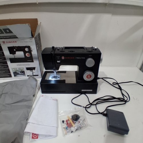 SINGER STERLING EDITION HEAVY DUTY SEWING MACHINE WITH 110 STITCH APPLICATIONS AND ACCESSORY KIT - BLACK - (MODEL:4432) image 3