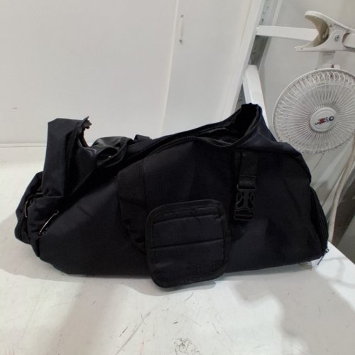 CALANDIS WATERPROOF YOGA GYM DUFFEL BAG WITH STRAP- BLACK image 4