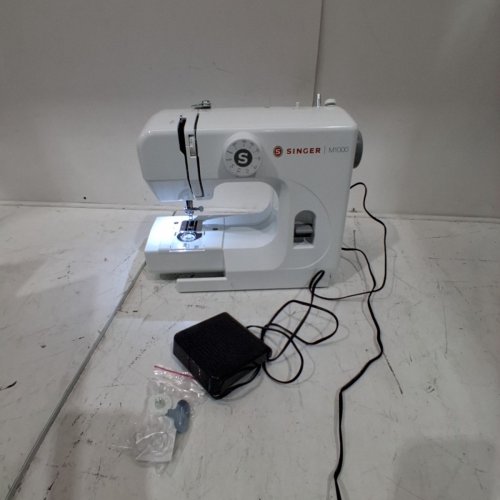 SINGER SEWING & MENDING MACHINE - 32 STITCH APPLICATIONS - WHITE (MODEL: M1000) image 3