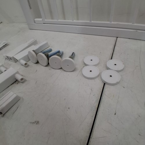 SAFETY 1ST EASY INSTALL WALK THROUGH BABY GATE - 29" - 38" X 28" - WHITE (MODEL: GA105CWHOF2) image 3