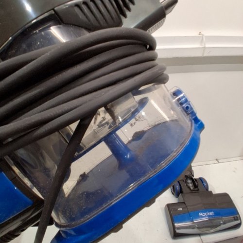SHARK ROCKET ULTRA-LIGHT UPRIGHT VACUUM CLEANER - BLUE (MODEL: HV300C) image 4