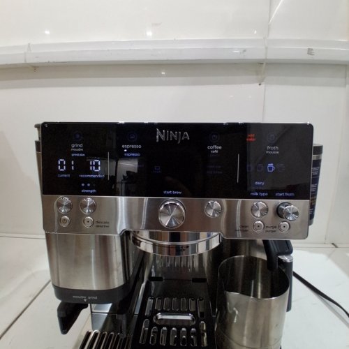 3-IN-1 NINJA LUXE CAFÉ SIGNATURE SERIES ESPRESSO MACHINE - SILVER/BLACK (MODEL: ES655CCO) image 2
