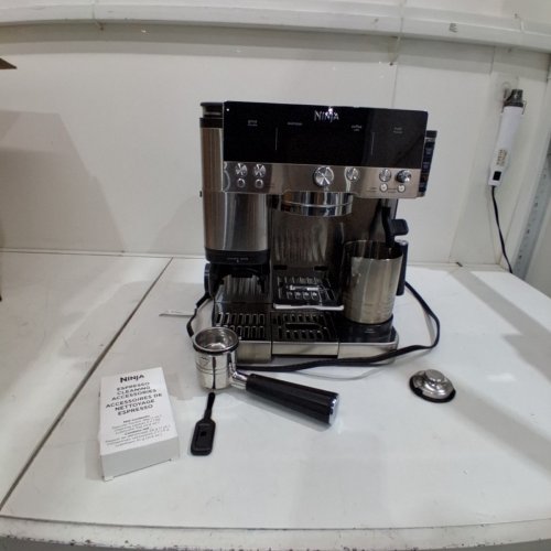 3-IN-1 NINJA LUXE CAFÉ SIGNATURE SERIES ESPRESSO MACHINE - SILVER/BLACK (MODEL: ES655CCO) image 3